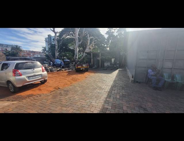1,033M² VACANT LAND FOR SALE IN GLENWOOD
